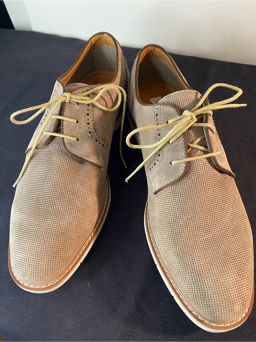 Steve Madden Neiko Men's Derby Oxford Men’s Shoes with khaki perforated suede.